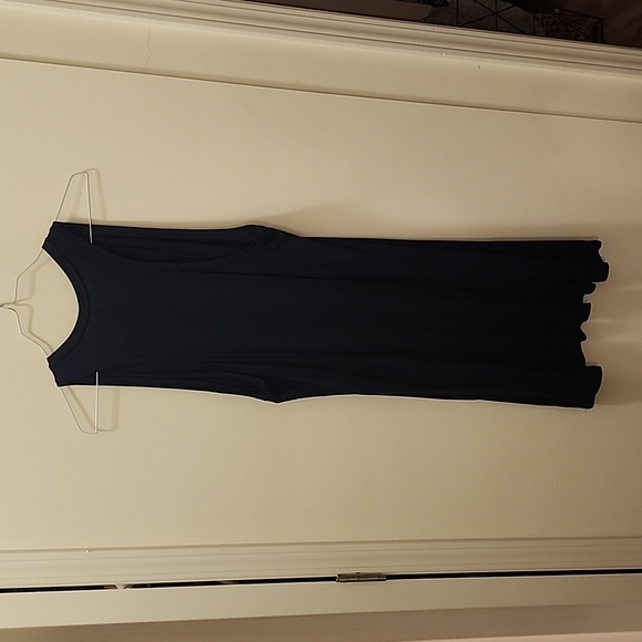Elegant Navy Blue Sleeveless Dress - Picture 2 of 3